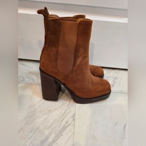 Women's Tan Suede Chelsea Block Heel Booties